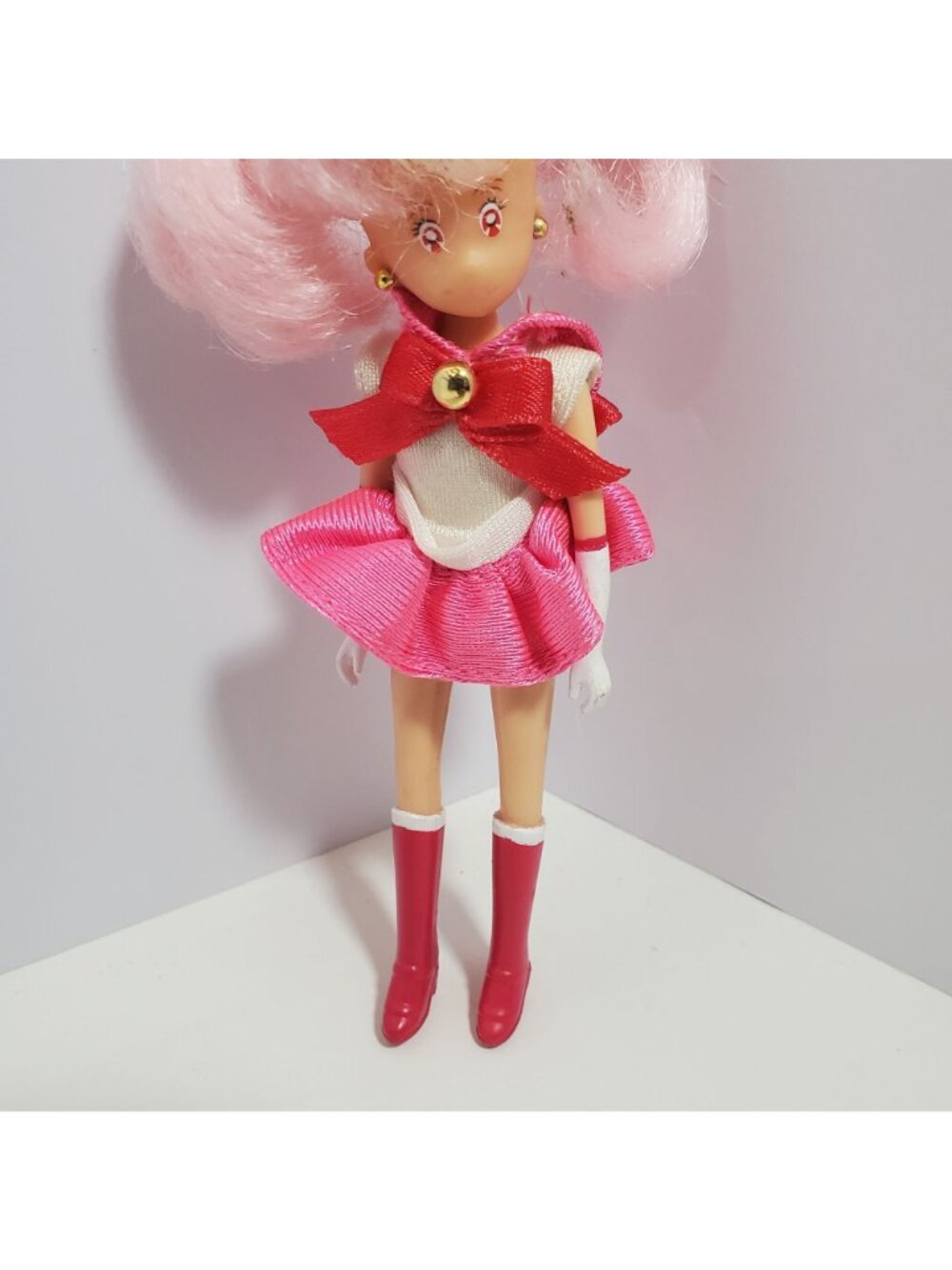 Chibi Moon 1997 5 Inch Doll Pink Hair Red White Removable Outfit Sailor - Picture 3 of 11